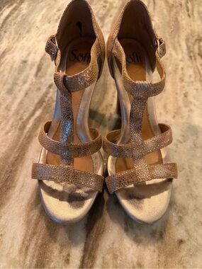 Söfft Metallic Tan Strappy T‑Bar Sandals